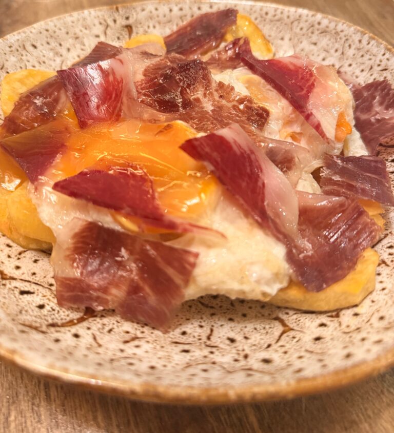 Huevos Fritos con Jamón Ibérico
