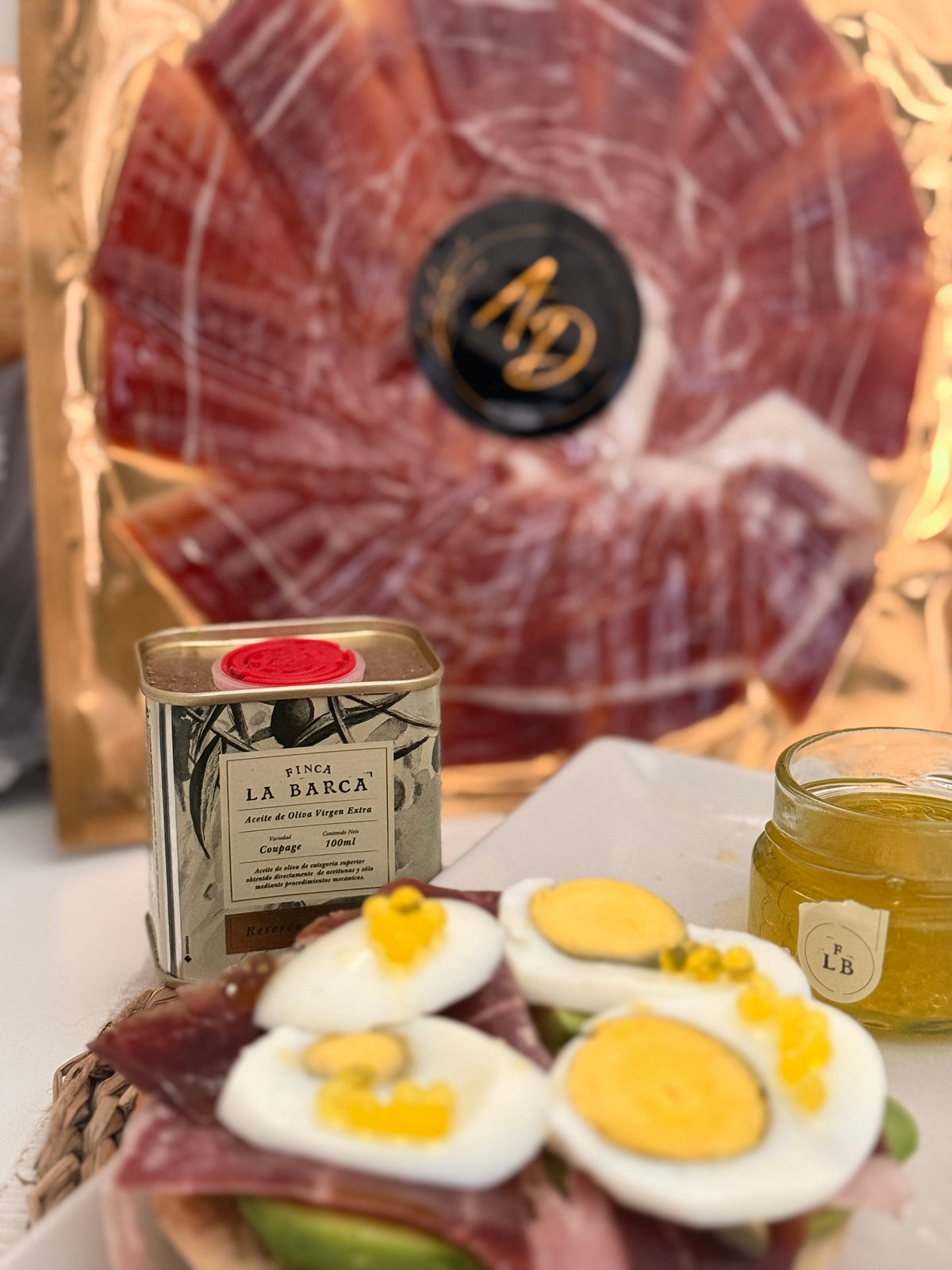 TOSTA DE JAMÓN, AGUCATE Y HUEVO